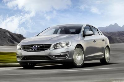 Volvo S60 II Restyling T4 F R-Design Kinetic (2013)