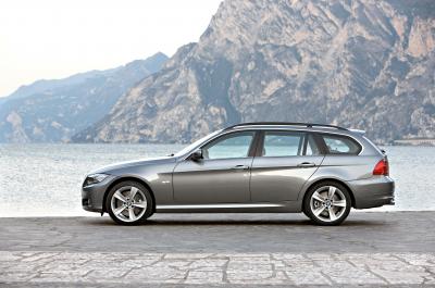 BMW E91 3 Series Touring LCI 320d xDrive Auto specs, dimensions