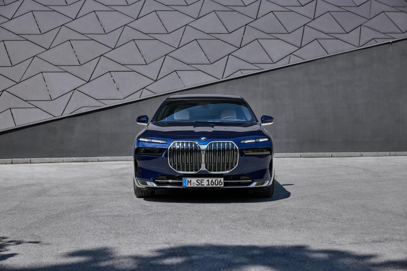 BMW G70 7 Series image