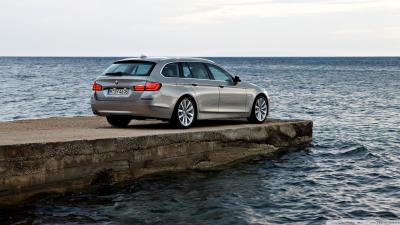 BMW F11 5 Series Touring 535i (2012)