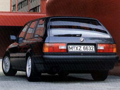 Schouderophalend peddelen schrobben BMW E30 3 Series Touring 318i Technical Specs, Dimensions