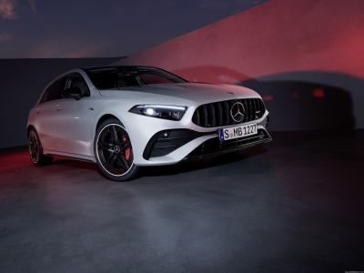 Mercedes Benz Class A Sedan (V177 2023) 35 AMG 4MATIC 8G-DCT (2022)
