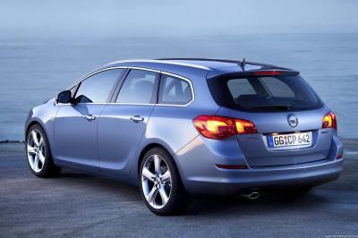 Opel Astra J Sports Tourer Excellence 2.0 CDTI 165HP (2012)