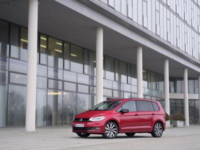 Volkswagen Touran 2021 2.0 TDI 150HP DSG-7 specs, dimensions