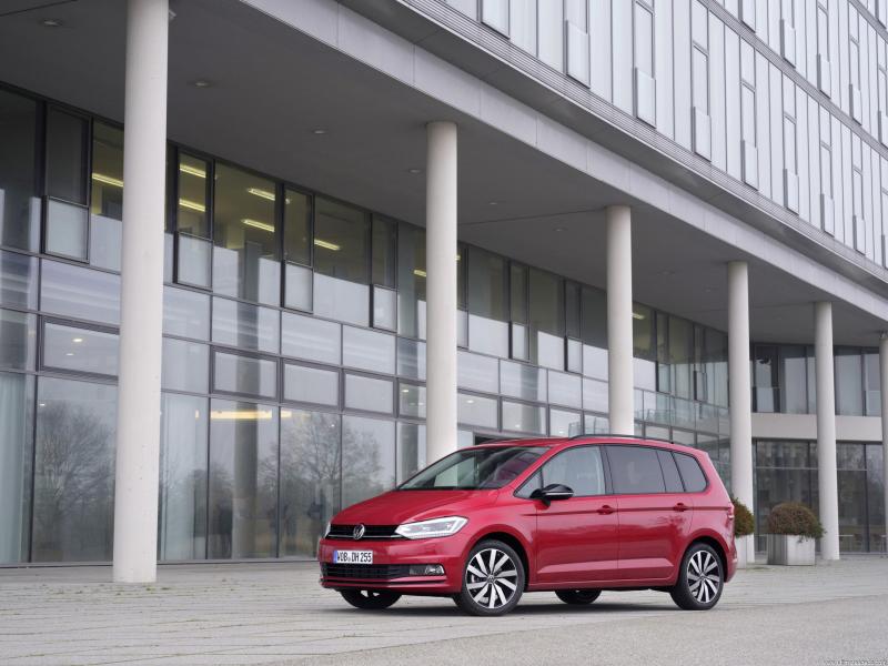 Volkswagen Touran 2021 image