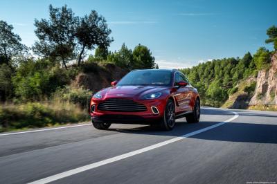 Aston Martin DBX 4.0 V8 (2020)