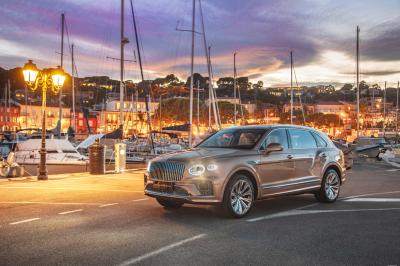 Bentley Bentayga EWB EWB V8  (2022)