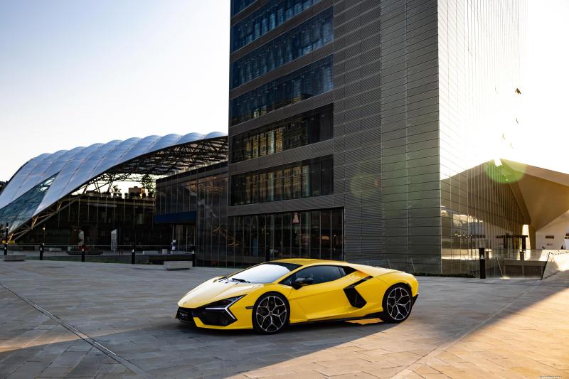 Lamborghini Revuelto image