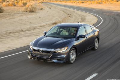 Honda Insight ZE4 1.5i CVT (2019)