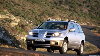 Mitsubishi Outlander I 2.4 4WD (2003)