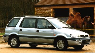 Mitsubishi Space Wagon II 2.0i (2000)