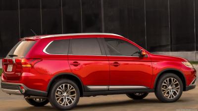 Mitsubishi Outlander 3 (2015 Facelift) 200 MPI HPT 2WD 5 seats (2016)