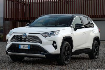 Toyota RAV4 Hybrid: Entdecken Sie die Tankkapazität und MPG!