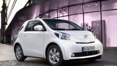 Toyota iQ 1.0 VVT-i MultiDrive (2010)