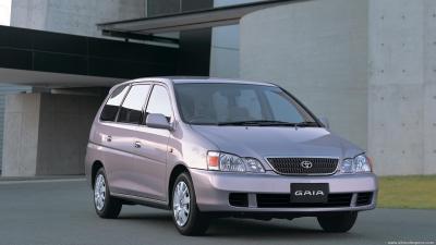 Toyota Gaia 2.0i (2002)