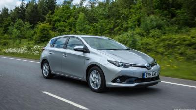 Toyota Auris 2 (2015 Restyling) 1.2 Turbo (2015)