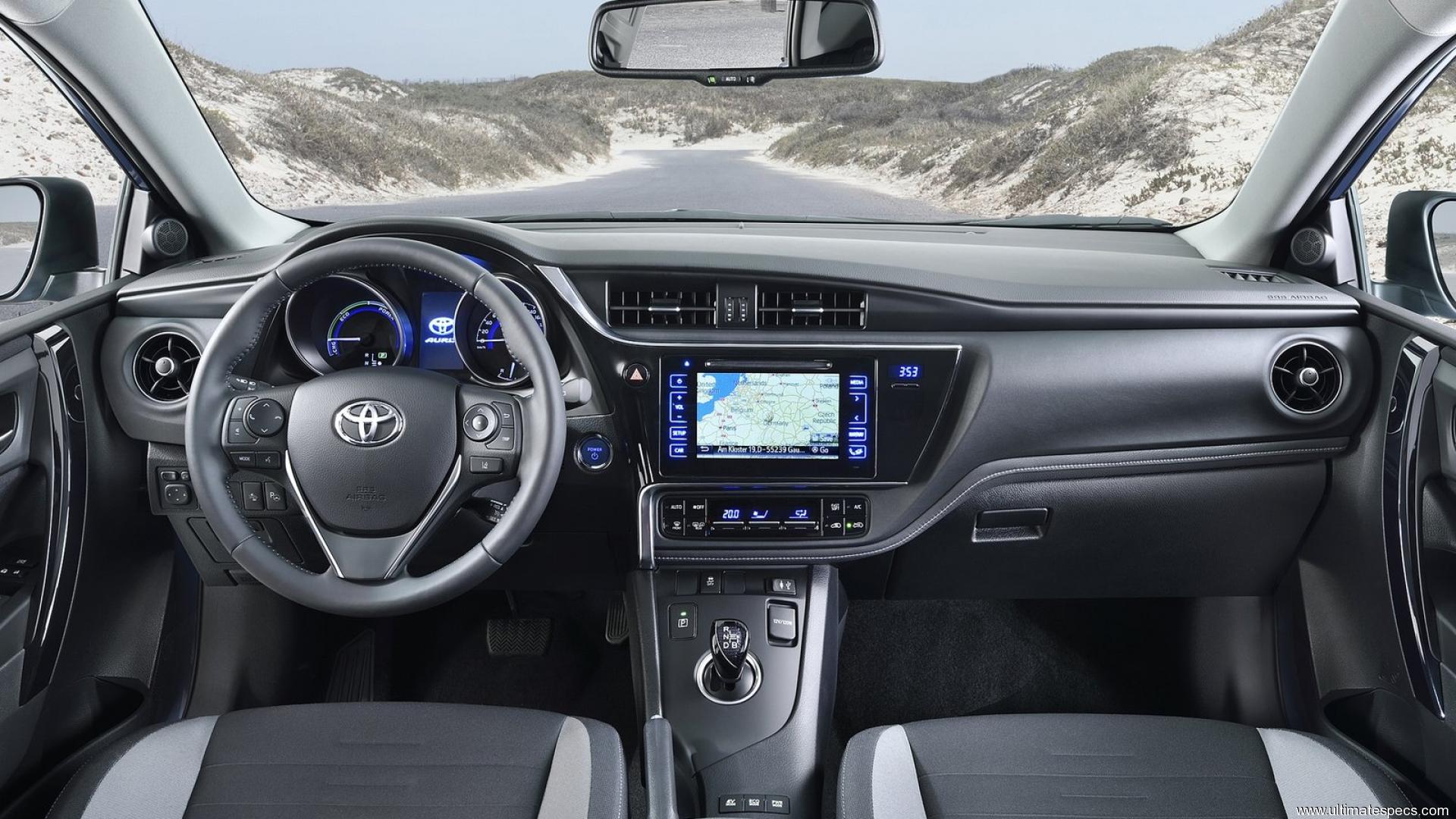 Toyota Auris Touring Sports 2015