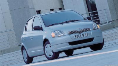 Toyota Yaris (XP10) 1.5 16v VVT-i T Sport (2003)