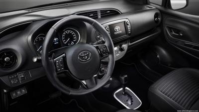 Aanvankelijk waarschijnlijk spellen Toyota Yaris 2017 1.5 Hybrid Dynamic Technical Specs, Dimensions