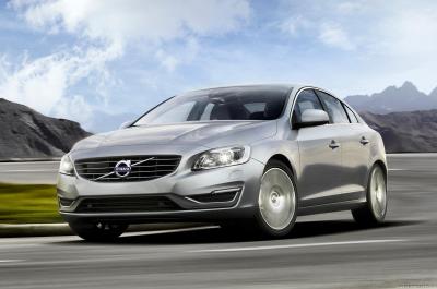 Volvo S60 II Restyling D3 R-Design Momentum Aut (2013)