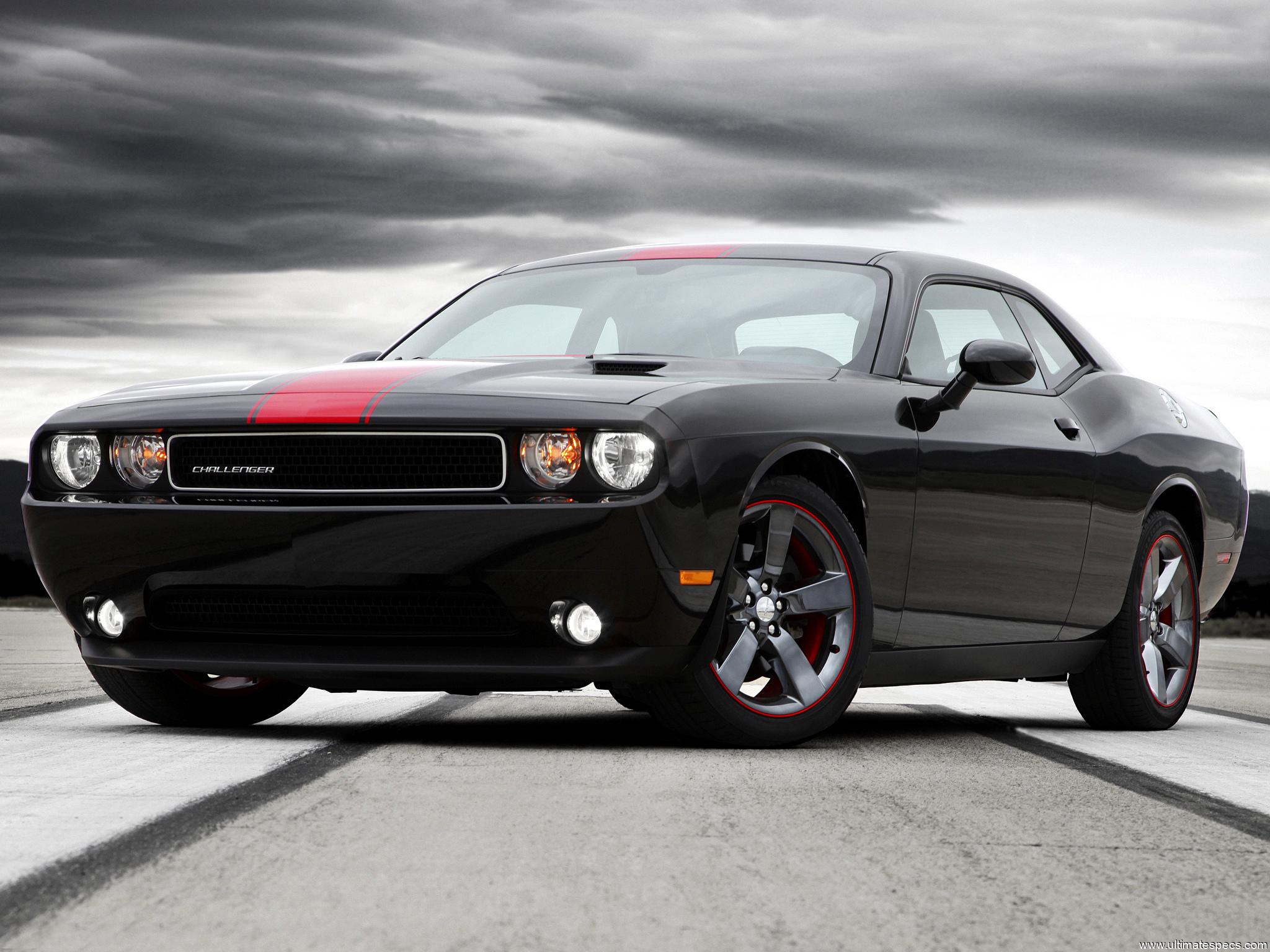 Dodge Challenger Base 2011