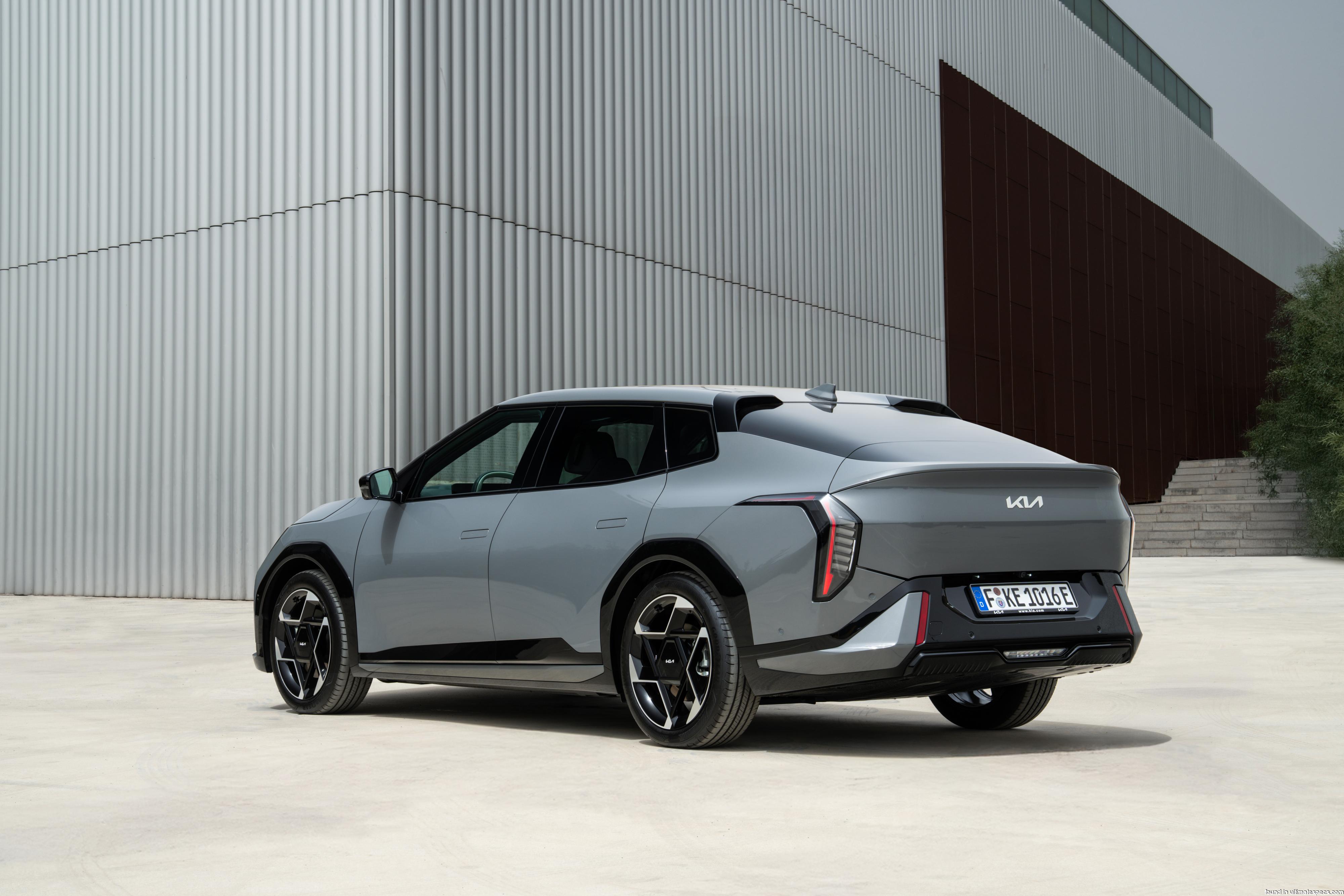Kia EV4 Fastback/Sedan