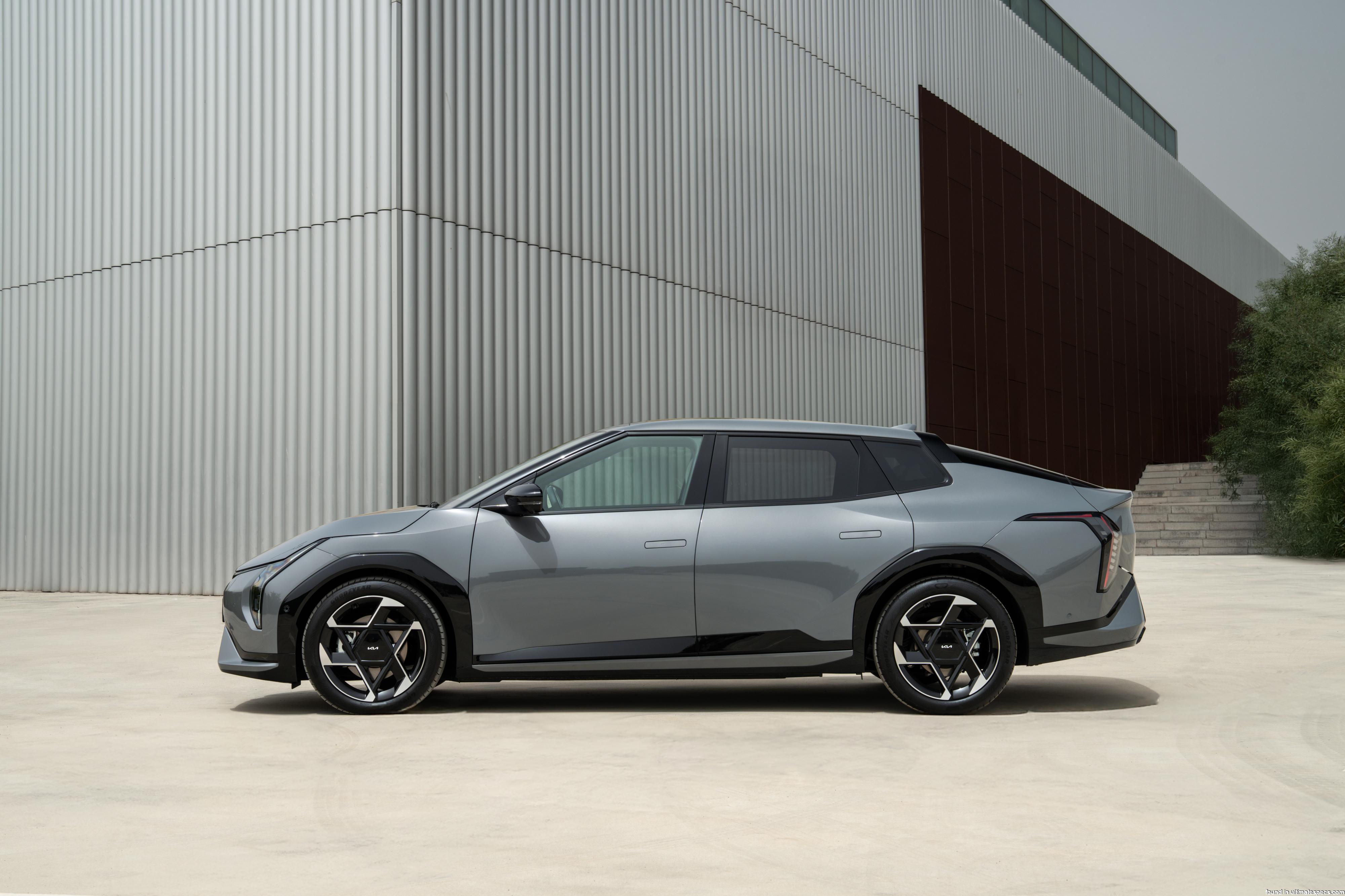 Kia EV4 Fastback/Sedan