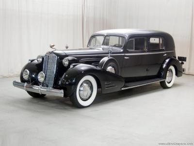 Cadillac V16  (1937)