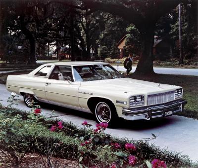 Buick Electra 225 Hardtop Coupe 1976  (1975)