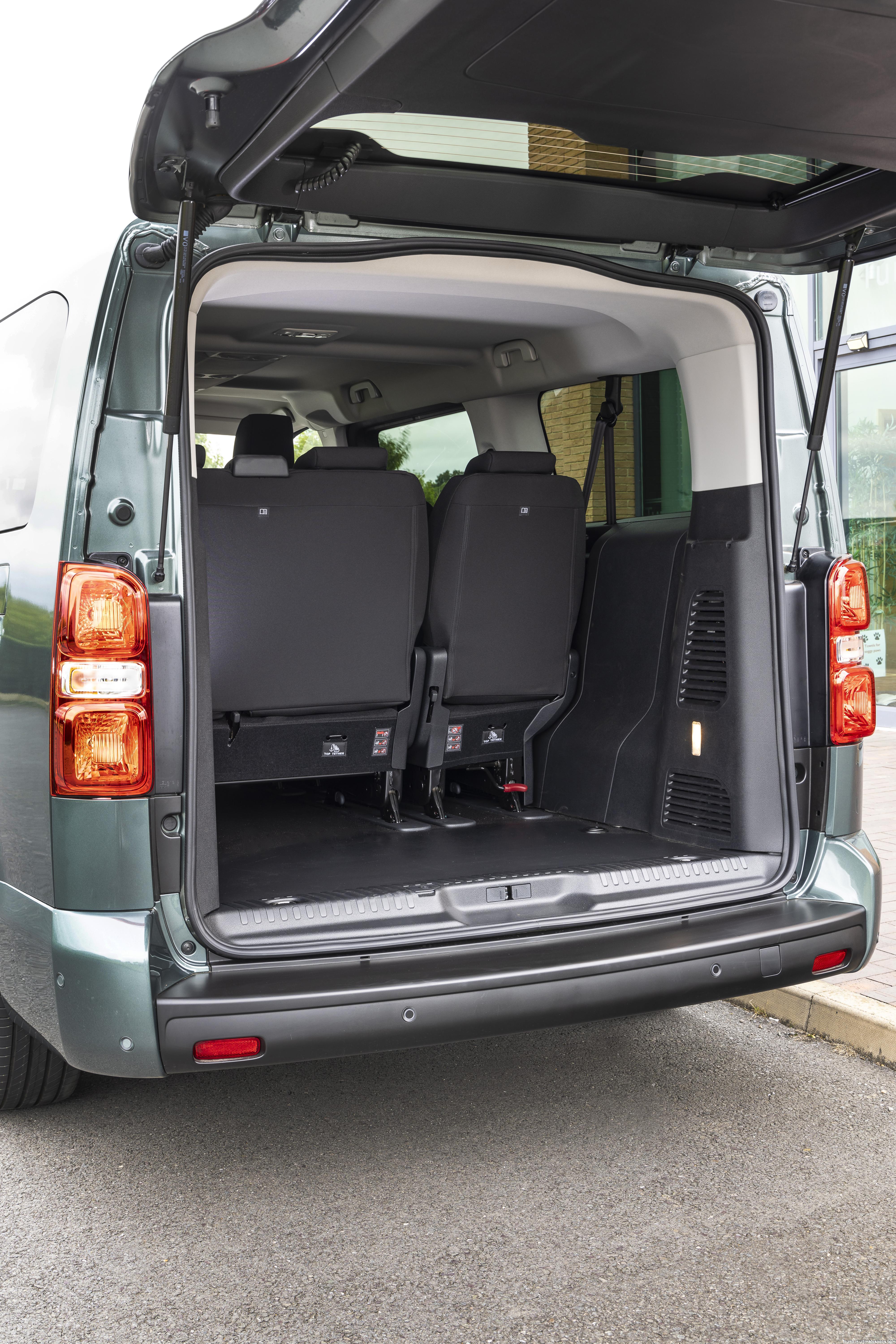 Peugeot e-Traveller Long