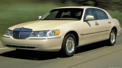 2000 lincoln town car cartier specs