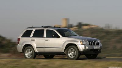 File:Jeep Grand Cherokee Overland 3.6 4x4 WK2 Bright White (1).jpg -  Wikimedia Commons