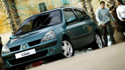 Renault Clio 2 Phase 2 3 Doors 1.5 dCi 65HP Generique (2001)