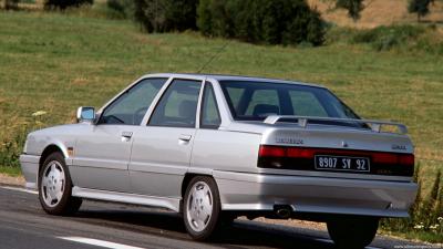 Renault 21 Phase 2 2L Turbo Quadra (1990)