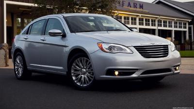 Chrysler 200 2.4 LX (2010)