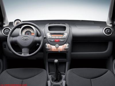 Toyota Aygo 5d 1.0 VVT-i Connect (2009)