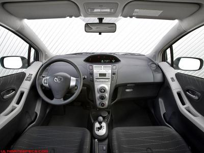 Toyota Yaris 2 5doors 1.0 VVT-i Live (2010)