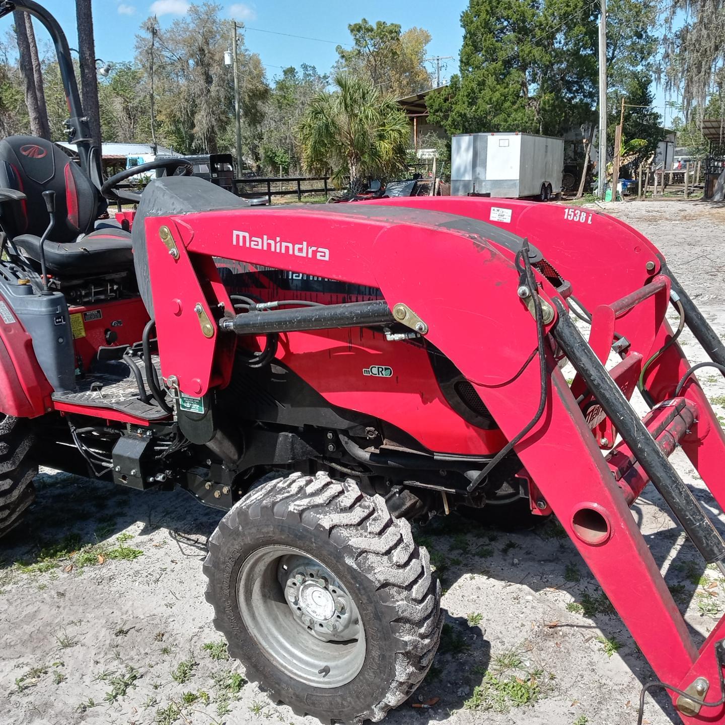 Mahindra 1538 picture
