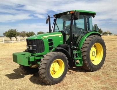 John Deere 6100D 4WD picture